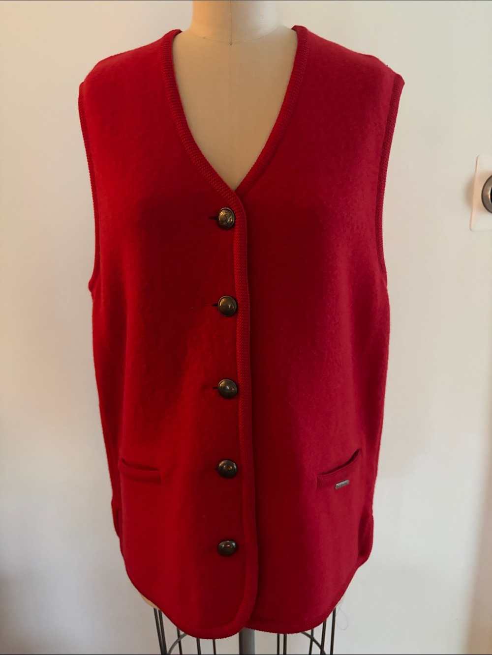 Kurt Geiger Bright Red Button-Front Knit Vest